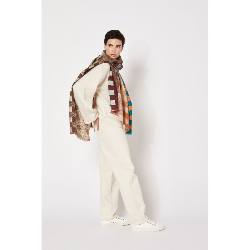 BROWN MUSICAL SCARF