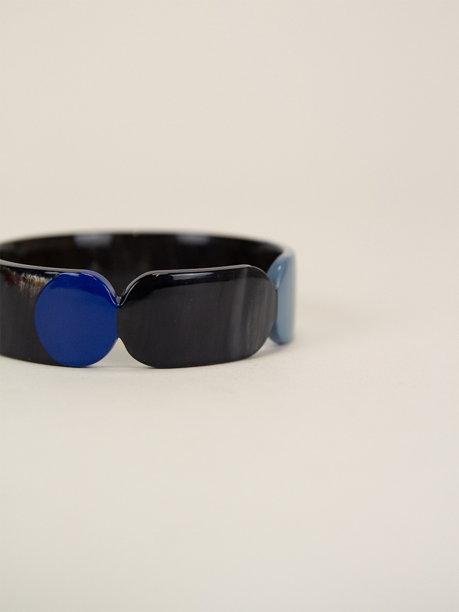 Bracelet 20 Totem en corne noire et  laque Bleu taille S