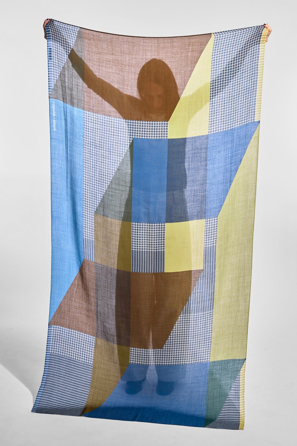 Surface Jet Scarf